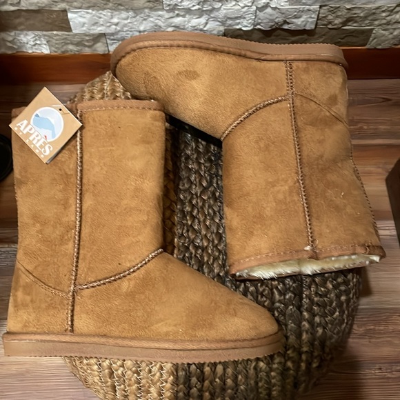 APRES By Lamo Faux Fur-Lined Boots Sz. 6 - Picture 6 of 10